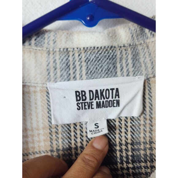 BB Dakota Steve Madden Women’s S Plaid Beige Black Shacket Flannel Button Down - Picture 5 of 9
